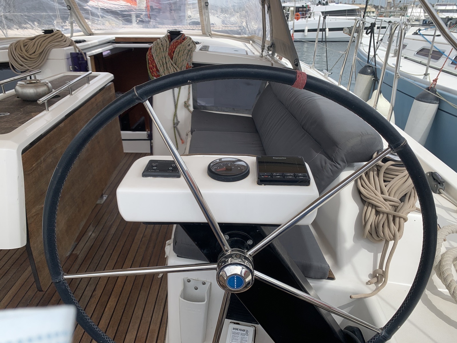 dufour-390-barracuda-ext-5