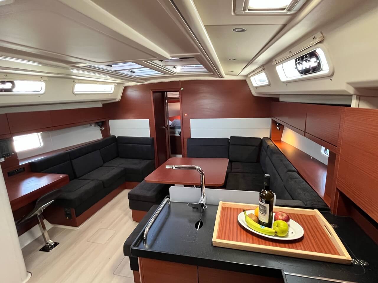 hanse-458-bellatrix-int-1