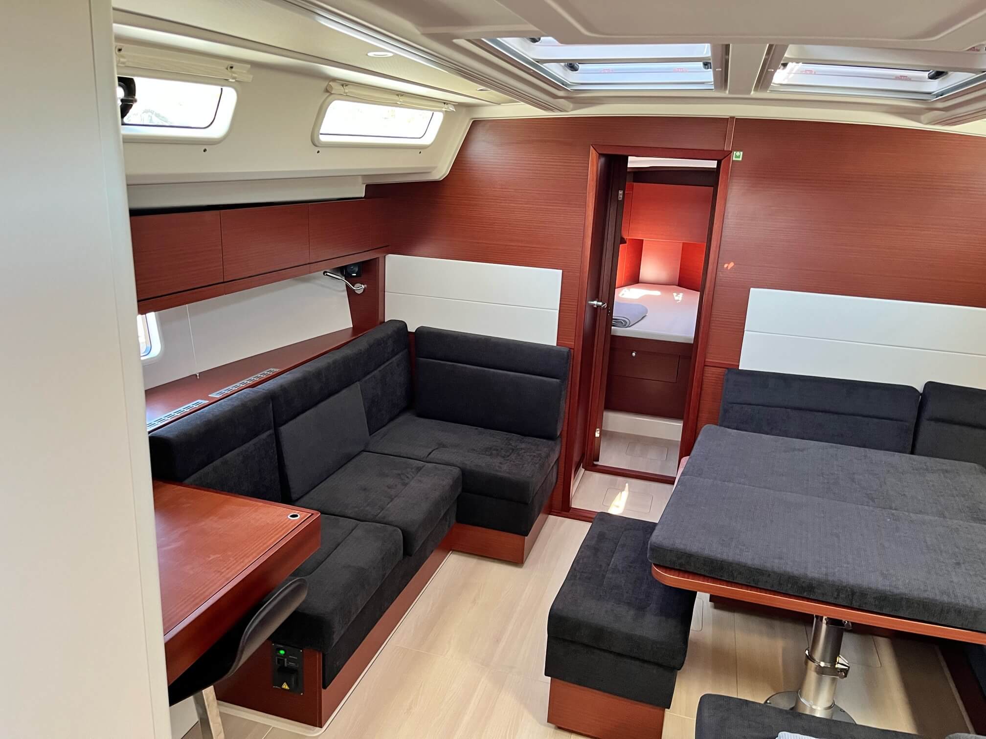hanse-458-bellatrix-int-2