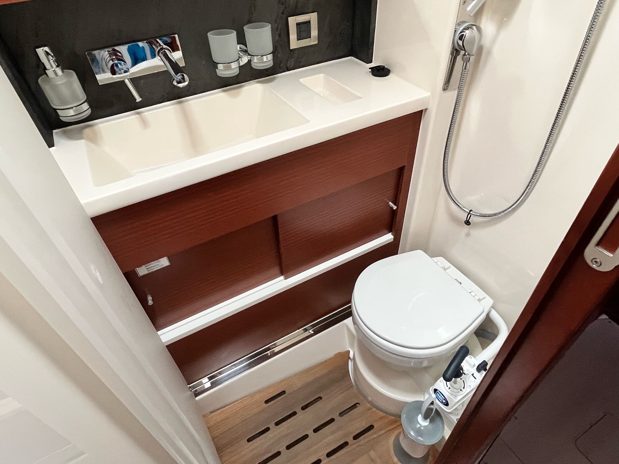 Hanse-508-charles-wc 2