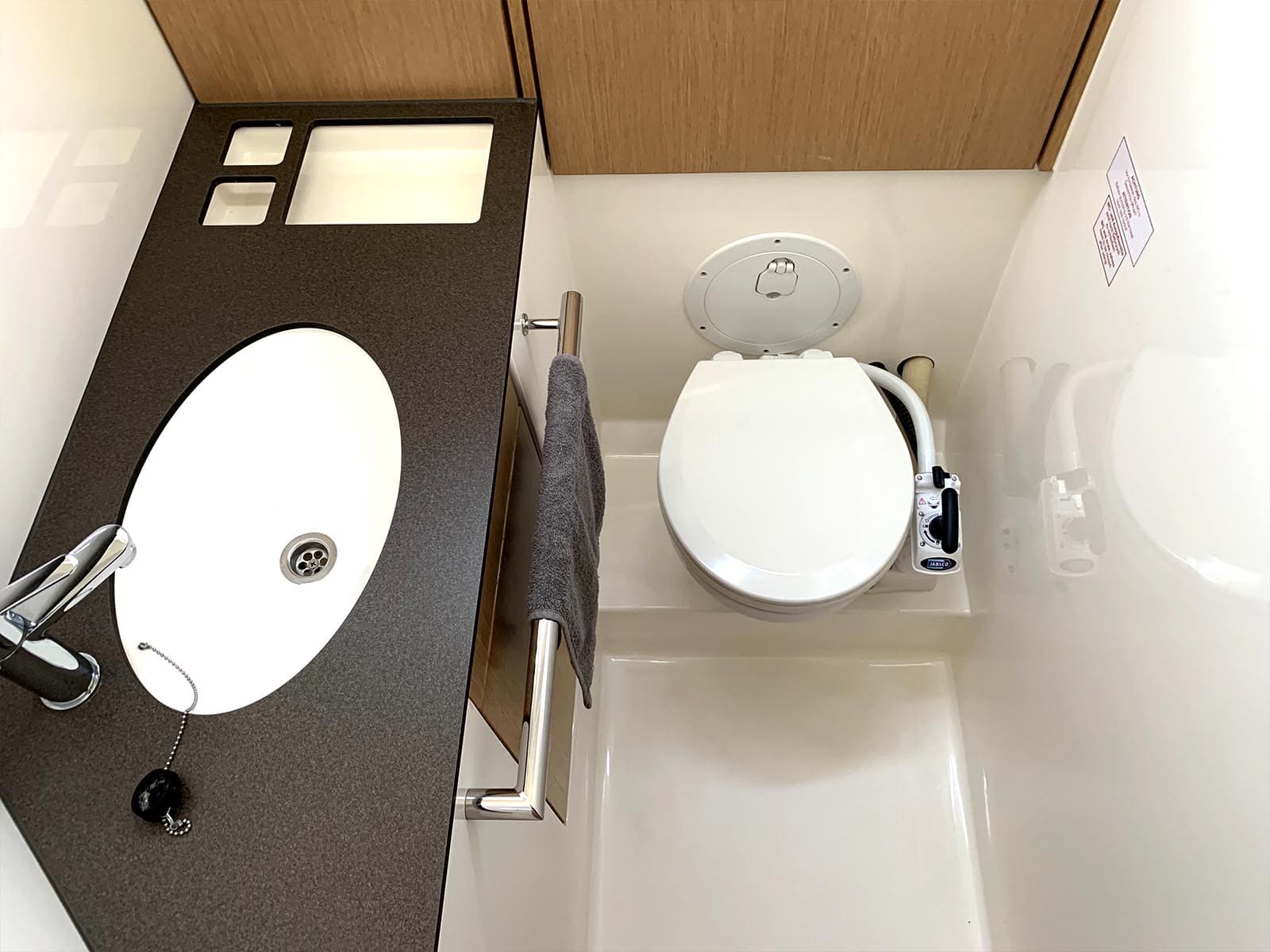 bavaria-cr46-oceanos-wc-1
