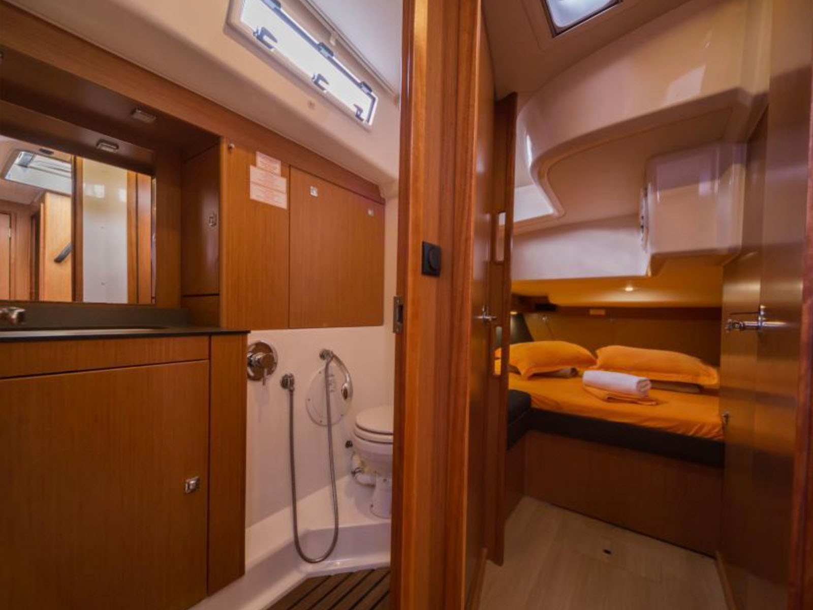 bavaria-cr56-kallirrhoe-cab-wc