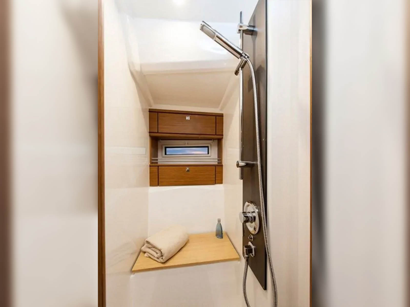 bavaria-cr56-kallirrhoe-wc