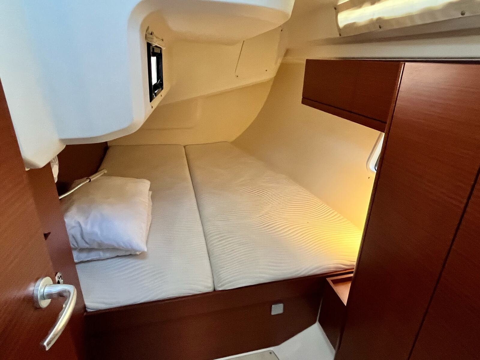hanse-418-shrimp-cab-3