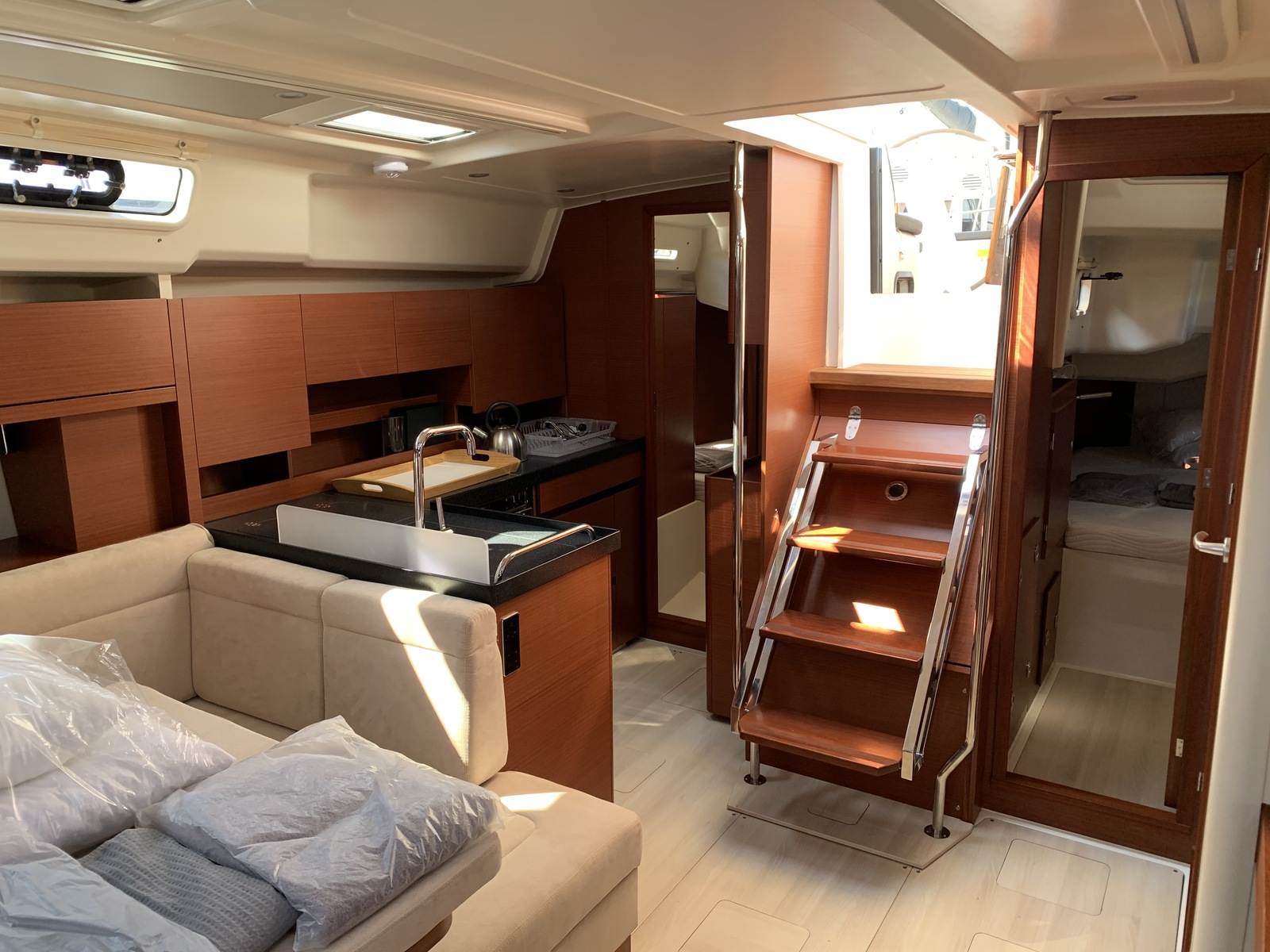 hanse-458-oreo-int-2
