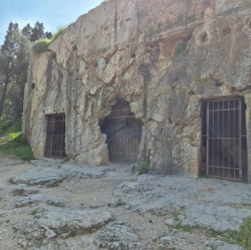 sacred-trilogy-hiking-4