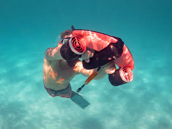 underwater scooter https://hermesyachting.com/wp-content/uploads/2026/07/underwater-scooter.jpg